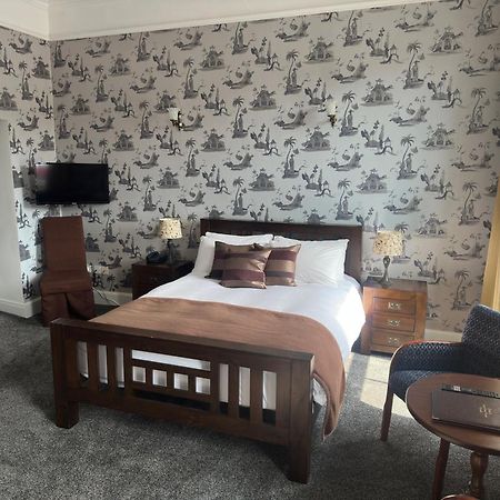 Отель Long Quay House Кинсэйл Экстерьер фото