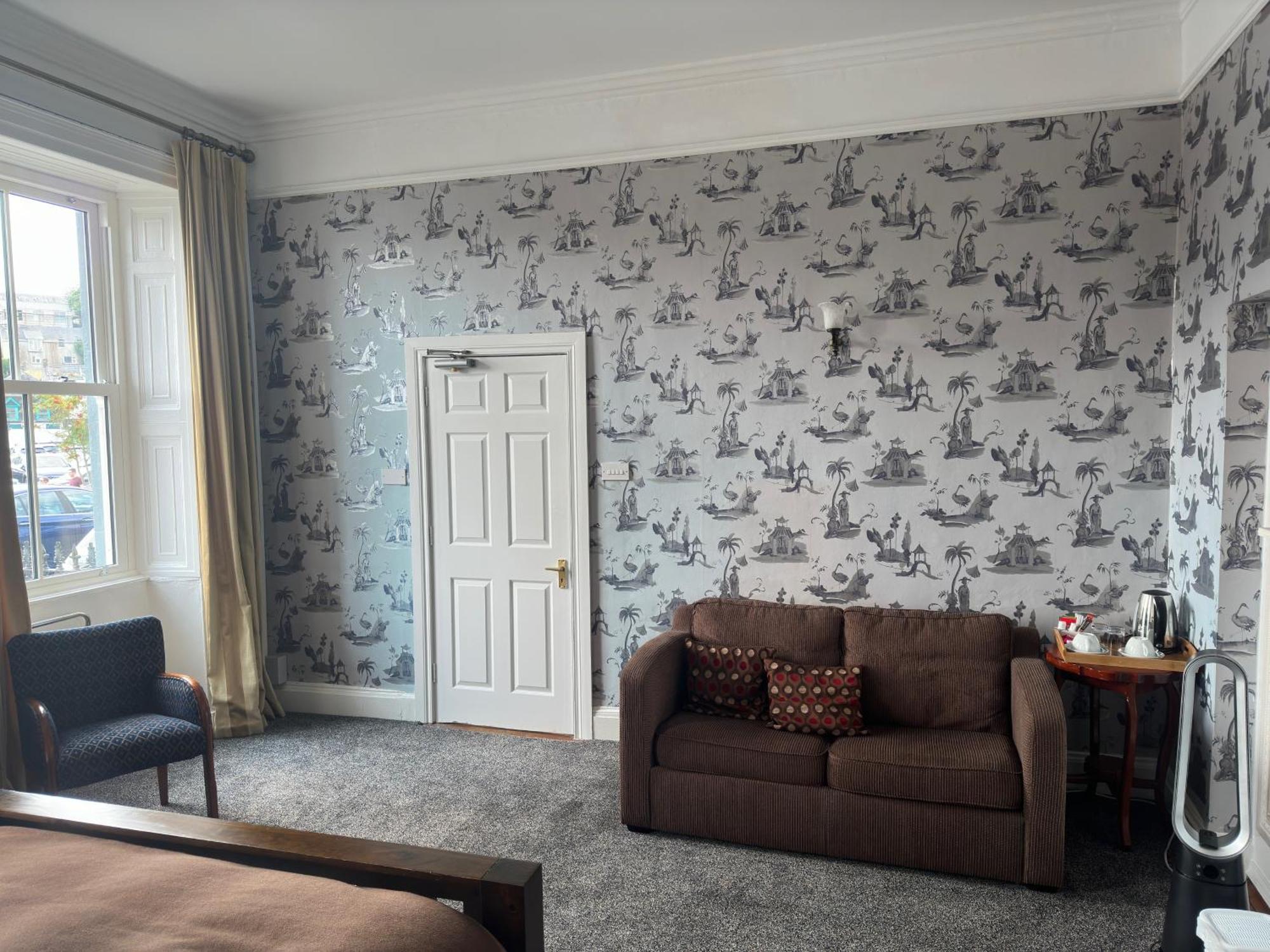 Отель Long Quay House Кинсэйл Экстерьер фото