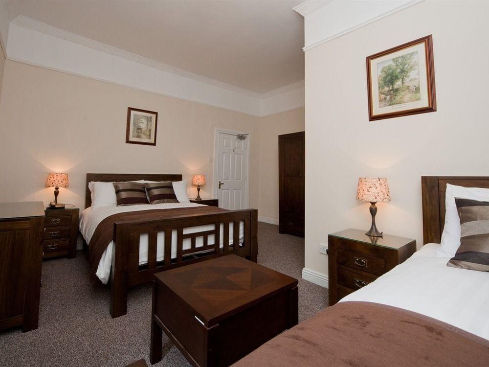 Отель Long Quay House Кинсэйл Экстерьер фото